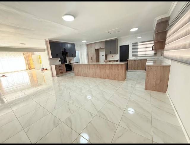 4 BEDROOM HOUSE FOR SALE IN VANDERBIJLPARK CW 3